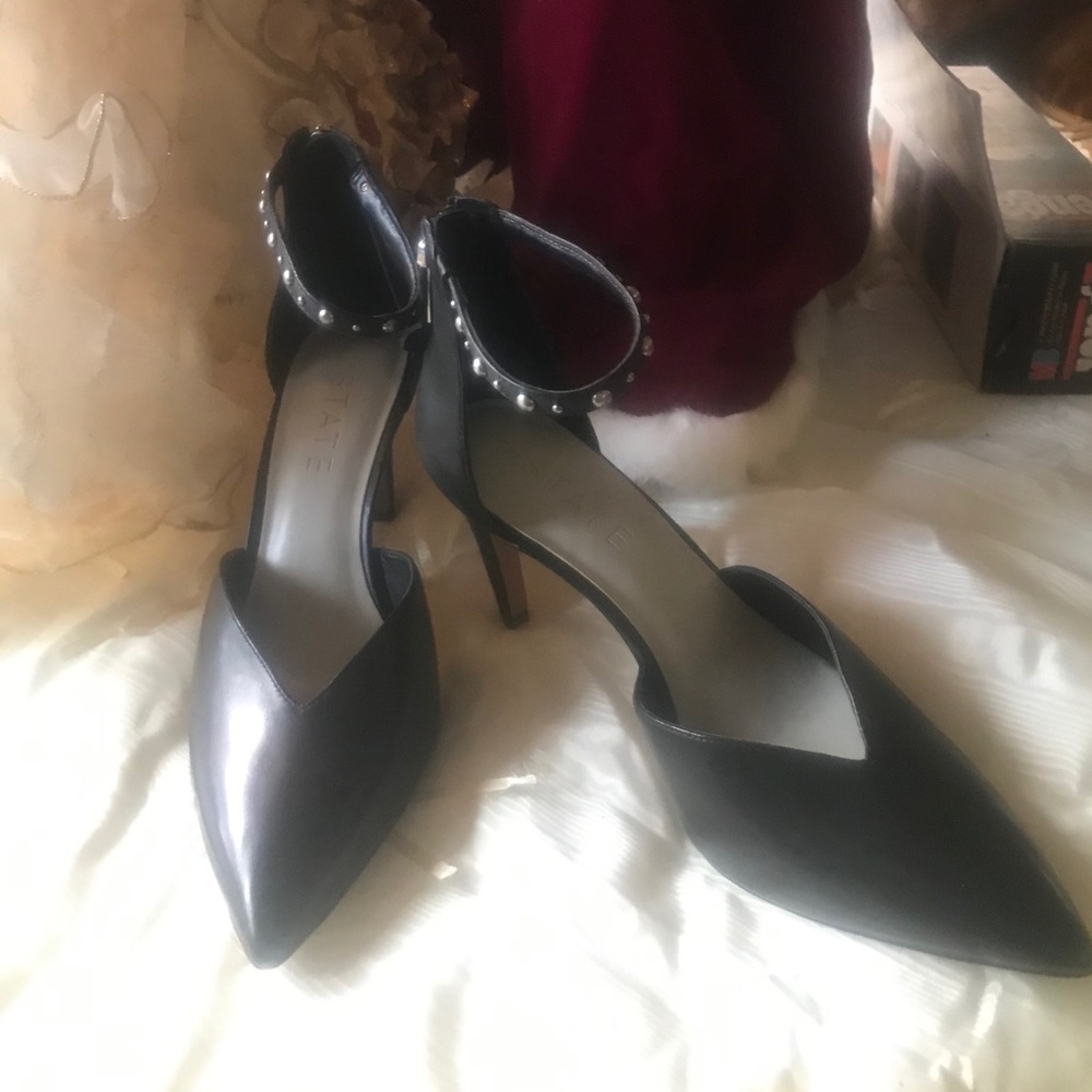 BRAND NEW: 1.STATE STILETTO SIZE 9 DESIGNER HEELS